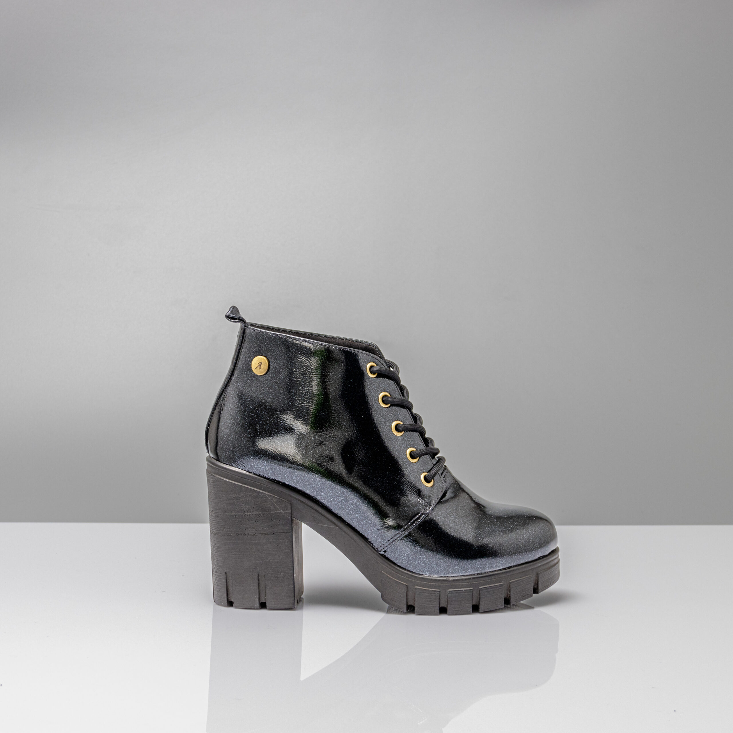 Botin lara negro brillo